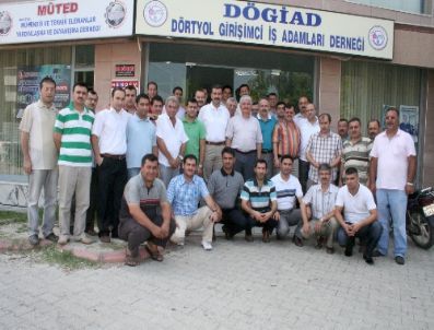 Dörtyol`dan Uganda’ya Yardım Malzemesi Götürdüler