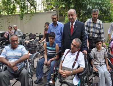 EKREM DERNEK - Engellilere Anlamlı Yardım