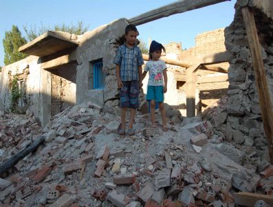 Gökçeler, Enkaz Köye Dönüştü