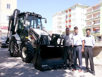 KALEDERE - Kaledere Belediyesi Yeni Kepçe Aldı