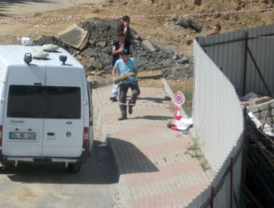 Metronun Çevresini Düzenleyen İşçiler Top Mermisi Buldu