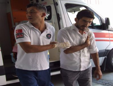 Motosiklet Otomobile Çarptı: 2 Yaralı