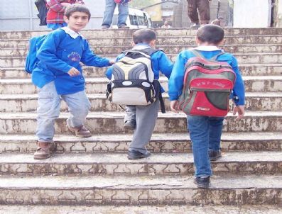 Öğrenciler Daha Az Yükle Okula Gidecek