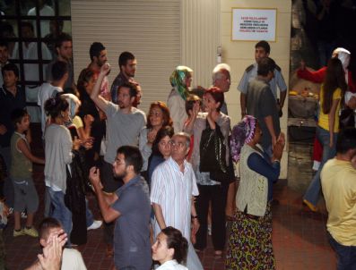 Öncü Gençlik Üyeleri İstanbul`da Vapur İşgal Etti