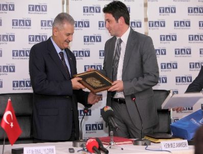 AYDIN ŞENGÜL - Pegasus, İzmir – Üsküp Seferlerini Başlattı