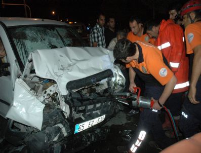 Van`da Trafik Kazası: 6 Yaralı