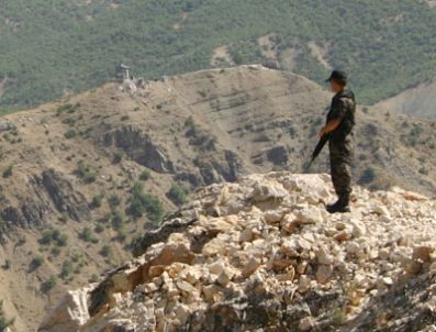 SAĞLAMTAŞ - 15 kişilik PKK grubu kıskaca alındı