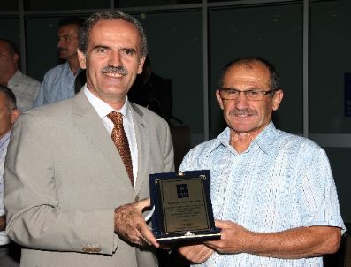 Bursa Büyükşehir Belediyesi, Emektarlarını Alkışlarla Uğurladı