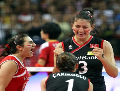 Çin`i 3 - 2 Yenen Yıldızlar Voleybolcular Dünya Şampiyonu