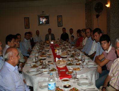 ÇAYDEĞIRMENI - Devrekli İşadamı Kocaman’dan Protokole İftar Yemeği