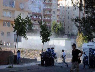 NURSEL AYDOĞAN - Diyarbakır Polisi İzinsiz Gösteriye İzin Vermedi