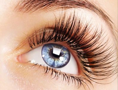 Dolgun kirpiklere sahip olmak zor değil