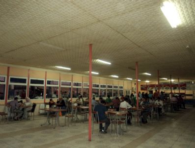 Hayırsever İş Adamından İftar Sofrası