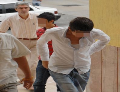 Hırsızlık Yapan Üç Genç Tutuklandı