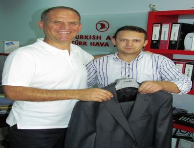 İzmirli İş Adamı Sigarayı Bırakanları Çeşitli Hediyeler İle Ödüllendiriyor