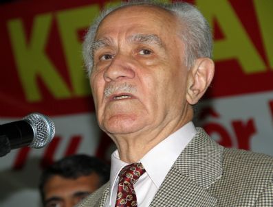 Kemal Burkay İçin Diyarbakır`da İftar Yemeği Verildi