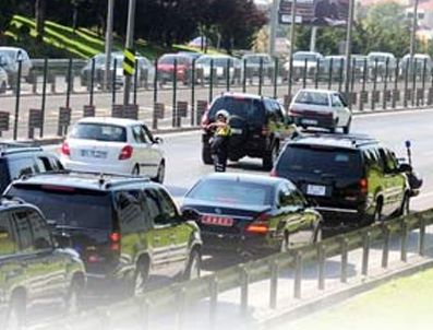 Erdoğan ile Ahmedinejad telefonda görüştü