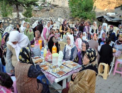 Niğde`de Protokol Cücü İftarında Buluştu