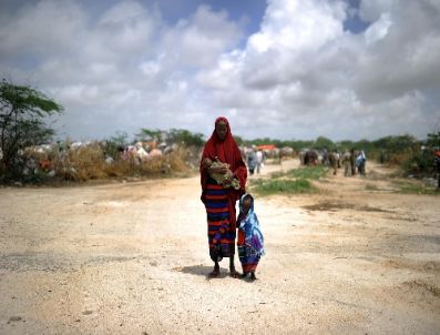 Uzun Süre Aç ve Susuz Kalan Somalili Çocuklar Kurtarılamıyor