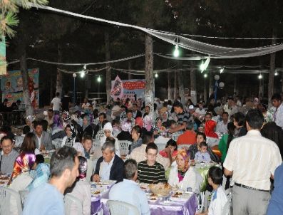 HARUN SARıFAKıOĞULLARı - Ahi Dershanesi Öğrencileri İftarda Buluştu