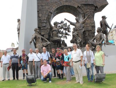 Asto Üyeleri Aydın Anıtı’na Sahip Çıktı