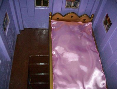 PARİS HİLTON - Cam Maket Evden Sonra Şimdi De “çizmeli Kedi’nin Köşkü”