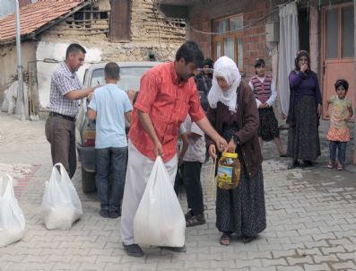 Çelikhan Belediyesi 325 Aileye Gıda Yardımı Yaptı
