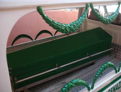 Çocuklarını Görmeye Giden Kadını Kocası Öldürdü