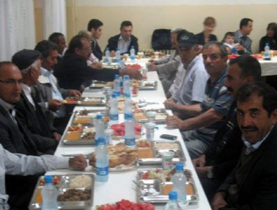 FATIH ÖZDEMIR - Digor’da Kaymakam İftar Yemeğinde Vatandaşlarla Biraraya Geldi