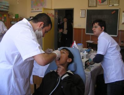 Doğru Bakım Ağız Kokusunu Önlüyor