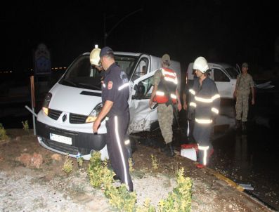 Havaalanı Kavşağındaki Kazada 11 Kişi Yaralandı