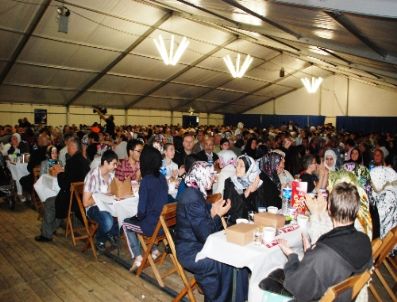 SELIMIYE CAMII - Hollandalı Belediye Başkanından İftar Çadırlarının Sayısını Artıralım Teklifi