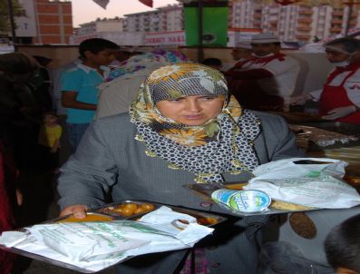 Hulusi Efendi Vakfından İftar Yemeği