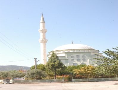 İLYASLAR - Kırkağaç`ta En Güzel Cami Bahçesi Seçildi
