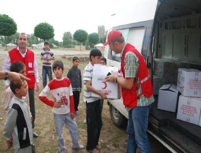 Kızılay`dan Muhtaç Ailelere Yardım