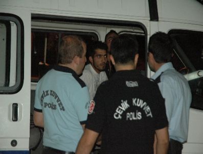 Ortakların Bıçaklı ve Demir Sopalı Kavgasında 8 Kişi Yaralandı