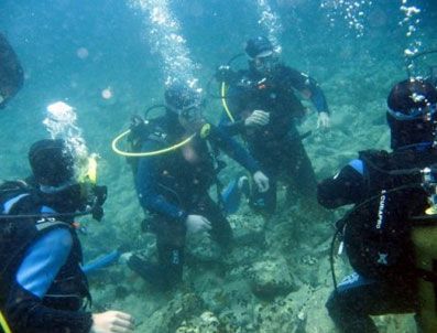 Polis adayları dalış eğitimi alıyor