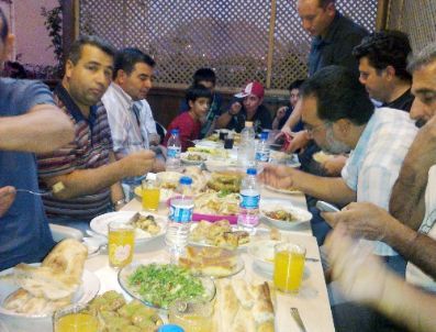 Ramazan Vesile Oldu, Site Sakinleri İftarda Buluştu
