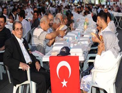 AHMET BERAT ÇONKAR - Sancaktepe'de 5 bin kişilik iftar