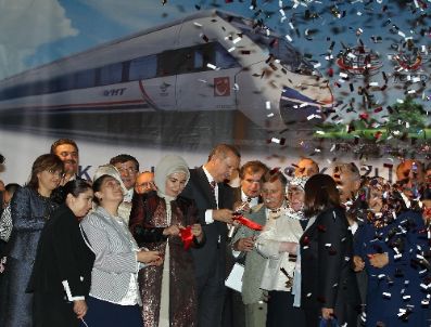 Bakan Davutoğlu: Ankara’da İftar Yapan, Konya’da Teravih Kılacak