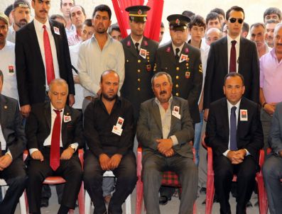 Başbakan Yardımcısı Bozdağ`dan Şehit Evine Taziye Ziyareti