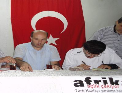 Bir Tas Çorba ve Bir Bardak Su İle Yapılan İftardan Afrikaki İnsanlara 10 Bin Tl Yardım Toplandı