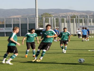 Bursaspor, Anderlecht Maçının Son Çalışmasını Kendi Tesislerinde Yaptı