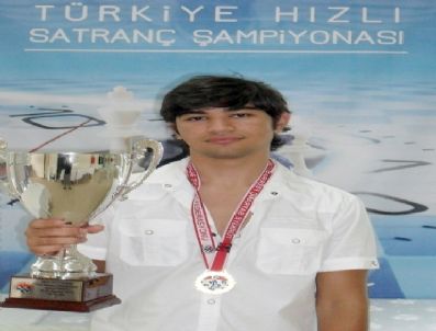Cankut Satrançta Üçüncü Defa Türkiye Şampiyonu