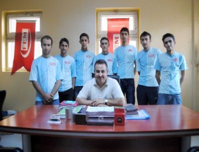 Hakkari Fem Dershanesi 215 Öğrencisini Üniversiteli Yaptı