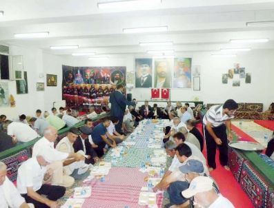 EHLIBEYT - Hasandede Cemevi`nde ortak iftar