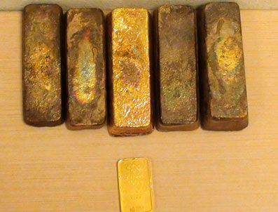 Havalimanında kaçak külçe altın