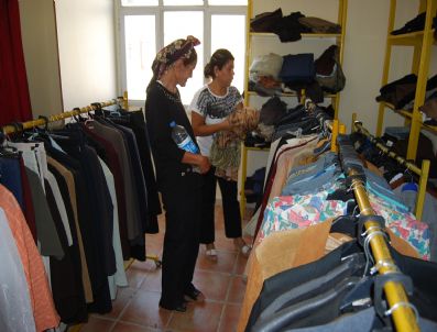 Hayır Çarşısı Vatandaşın Yüzünü Güldürdü