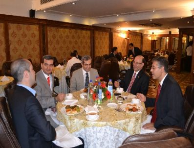 Hindistan’daki Türkler İftarda Bir Araya Geldi