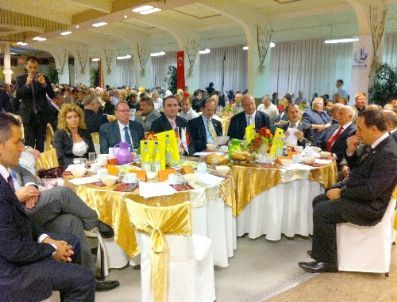 İftar Sofrası Almanya’da Kuruldu